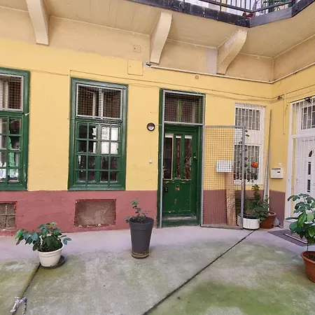 Fanni Apartament *